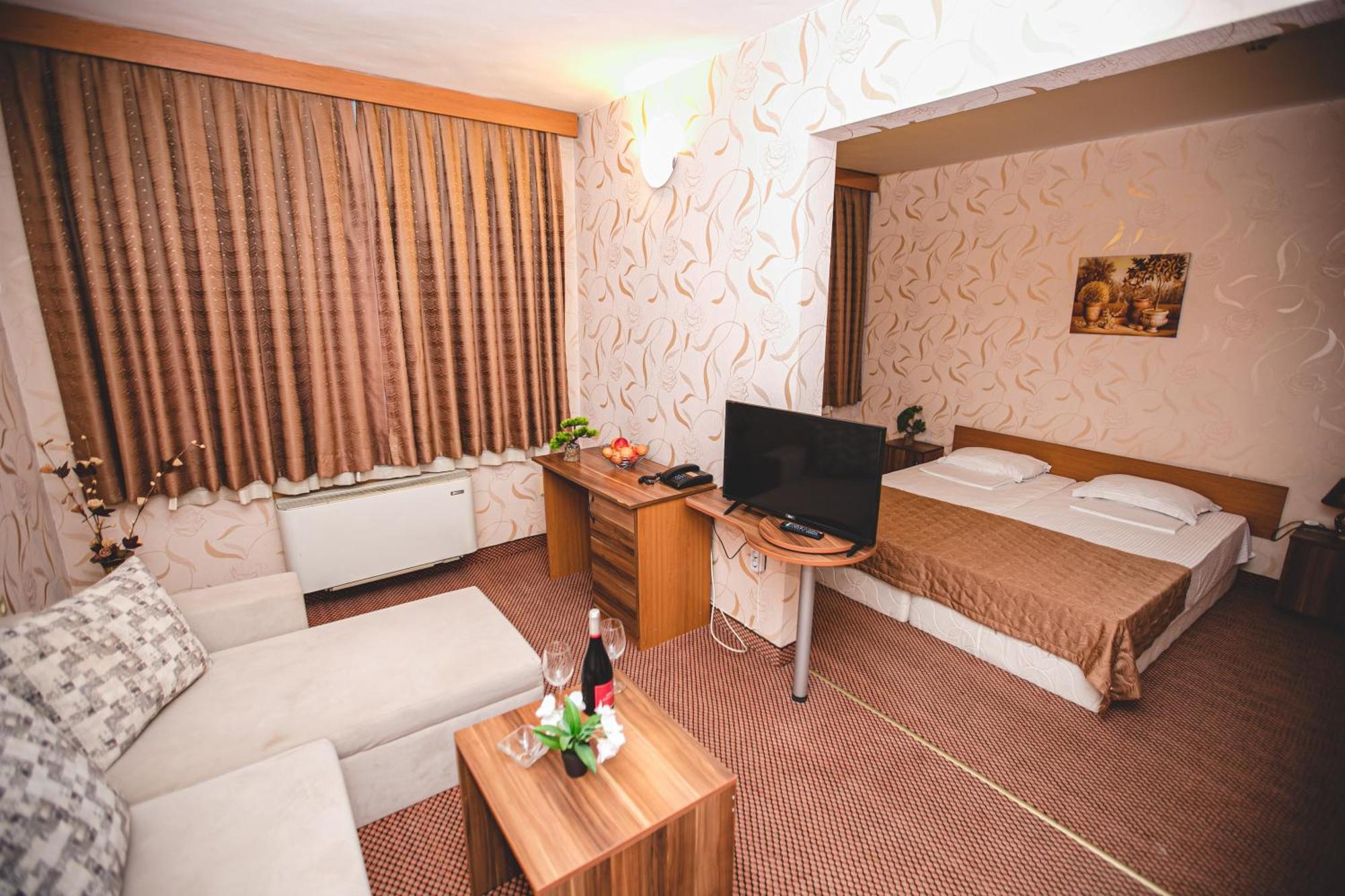 Rodopi Hotel Haskovo Esterno foto