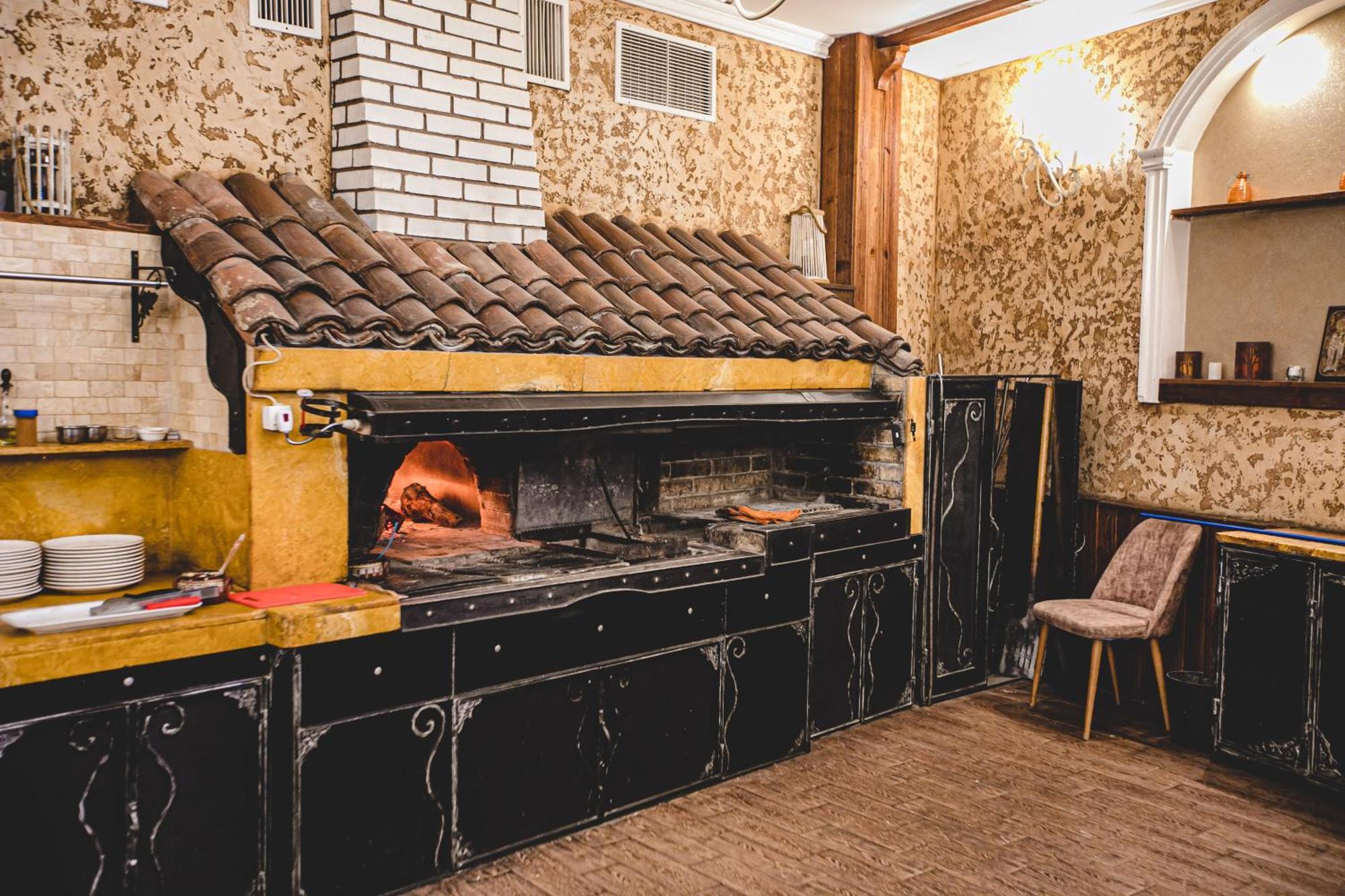 Rodopi Hotel Haskovo Esterno foto