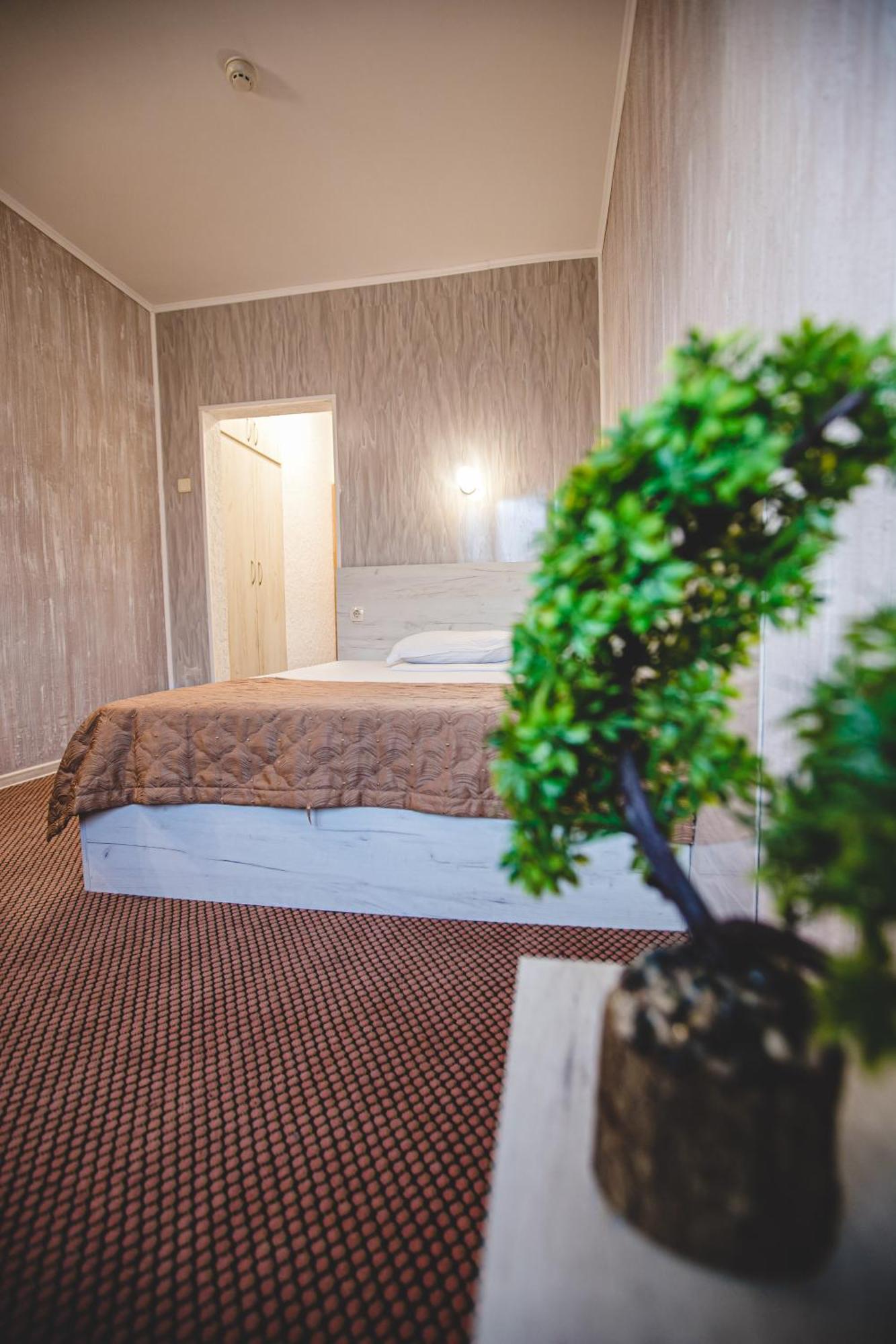 Rodopi Hotel Haskovo Esterno foto