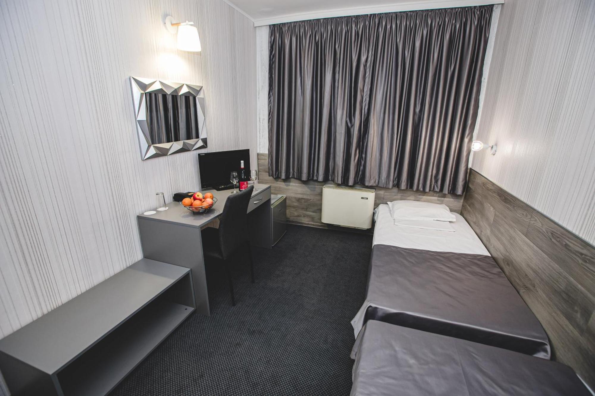 Rodopi Hotel Haskovo Esterno foto