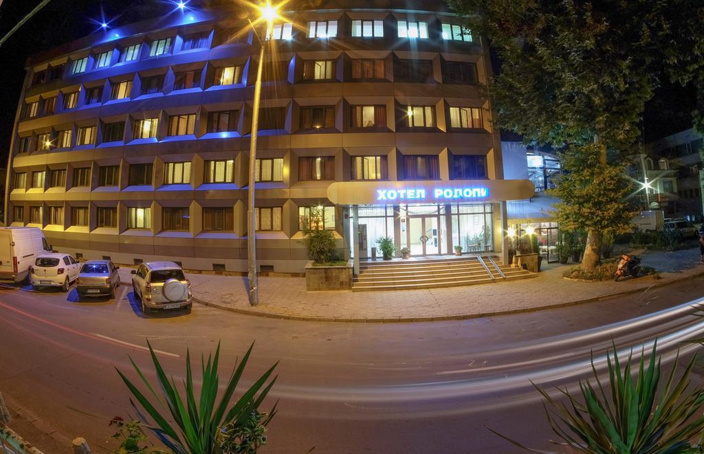Rodopi Hotel Haskovo Esterno foto
