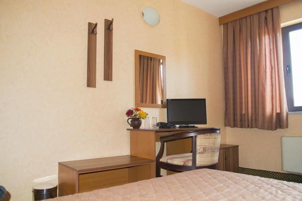 Rodopi Hotel Haskovo Esterno foto